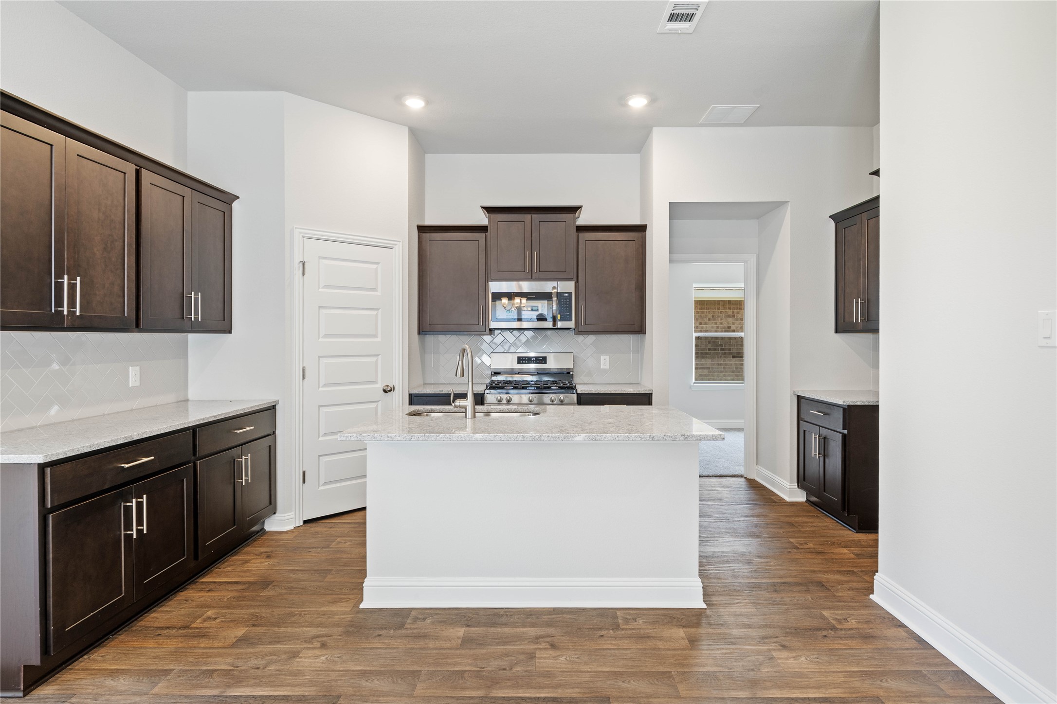10641 Ellerston Road Cleveland, TX 77327 - Photo 12 of 34