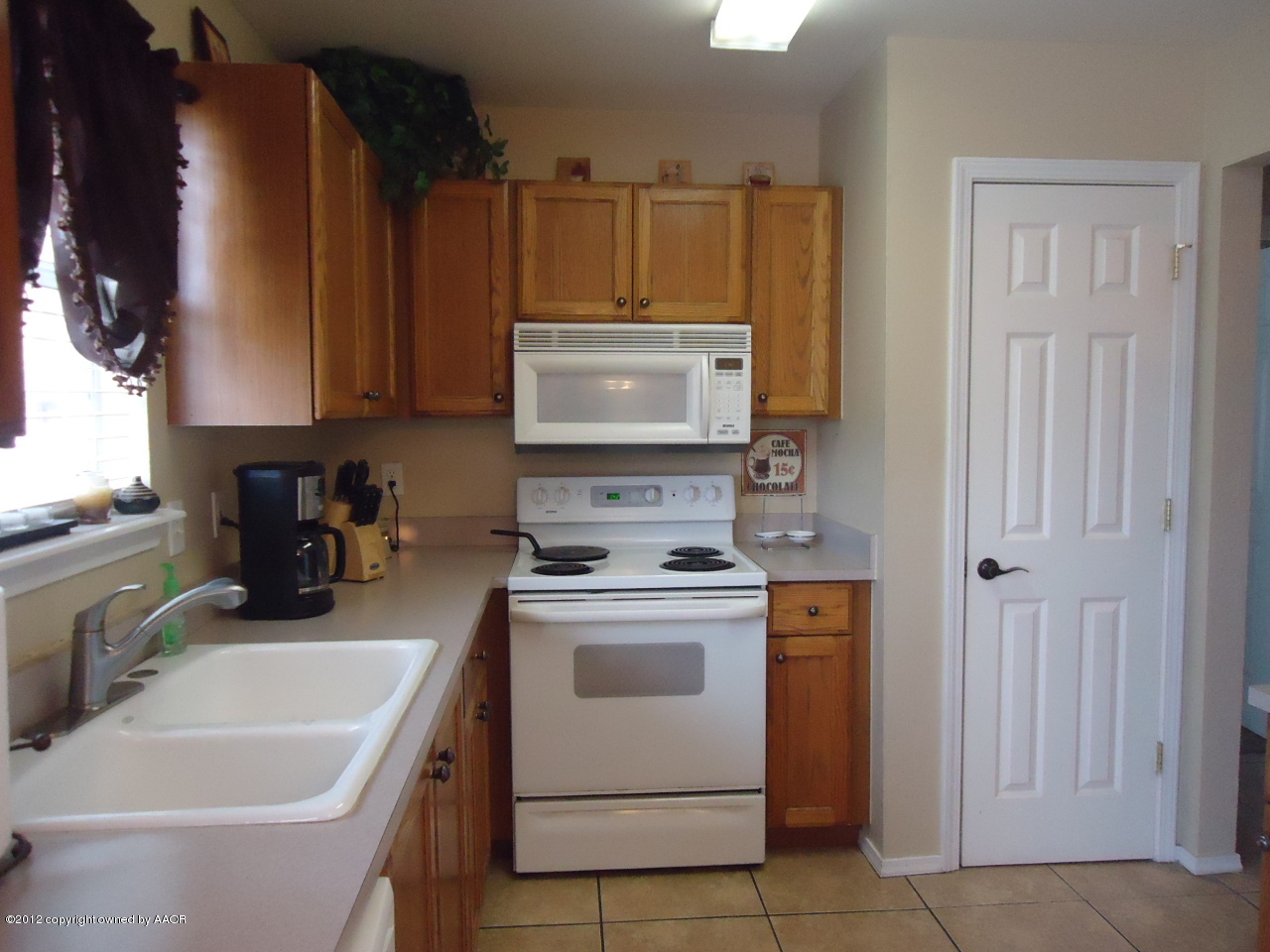 1109 Shasta Drive Amarillo, TX 79110 - Photo 5 of 23 Kitchen