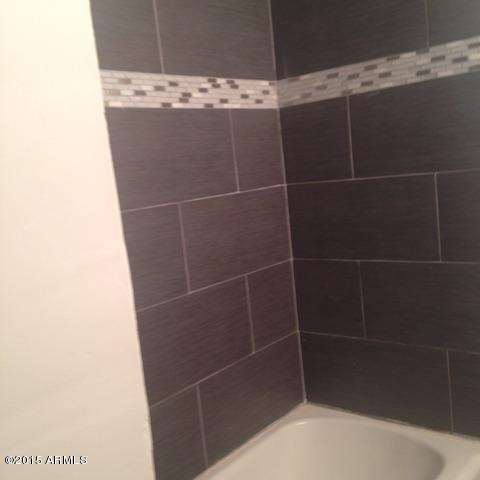 1726 East Granada Road Phoenix, AZ 85006 - Photo 9 of 20 grndtile ba