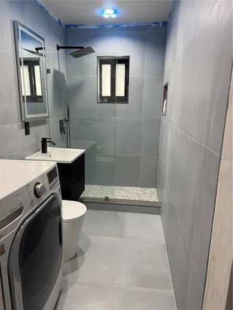 $2,900 | 423 Northwest 32nd Place, Unit 1, Miami, FL 33125