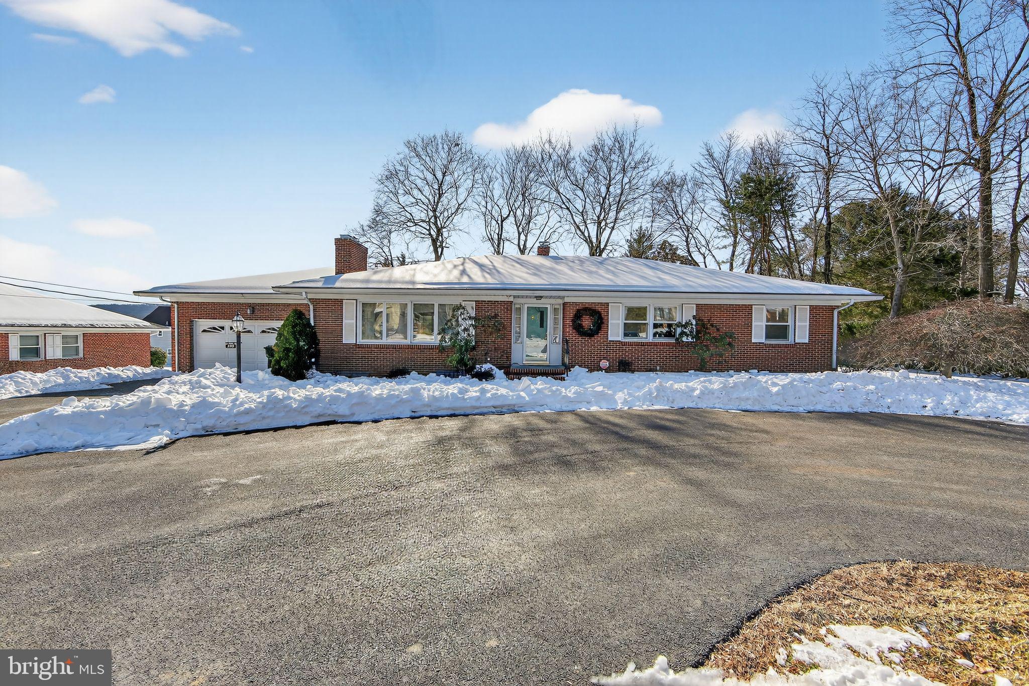 289 West Chestnut Hill Road Newark, DE 19713 - Photo 1 of 40 Exterior Front