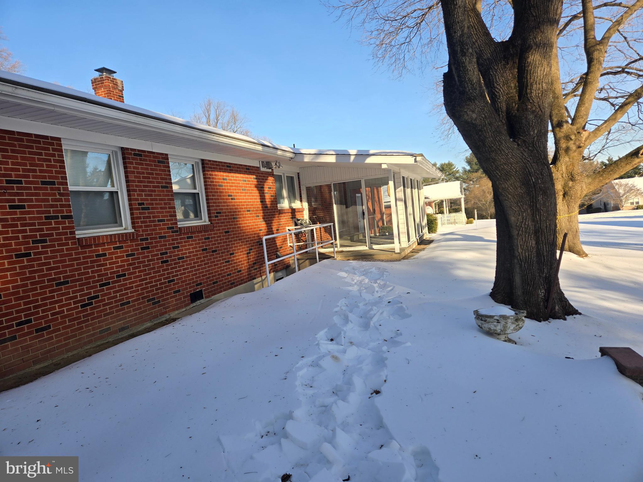 289 West Chestnut Hill Road Newark, DE 19713 - Photo 4 of 5 Exterior Rear