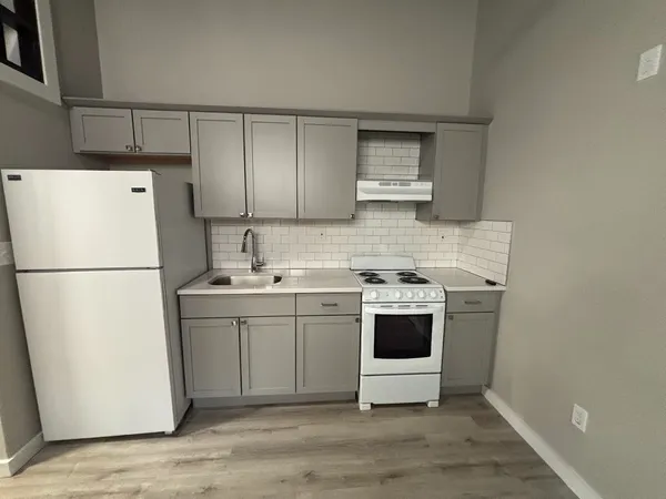 $1,975 | 142 Gove Street, Unit 1, Boston, MA 02128