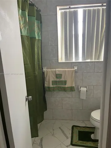 $1,300 | Ives Estates, Miami, FL 33179