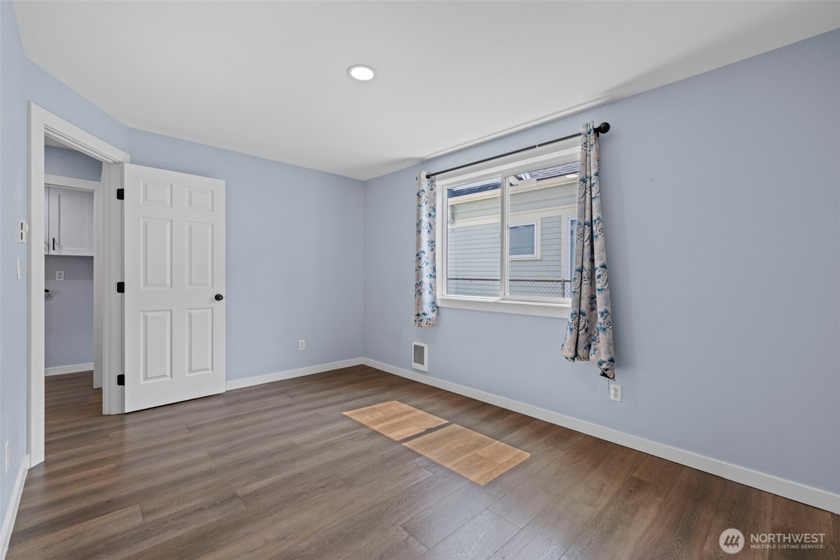 2104 Rockefeller Avenue, Unit 1716 Everett, WA 98201 - Photo 15 of 39 Gallery Image 15