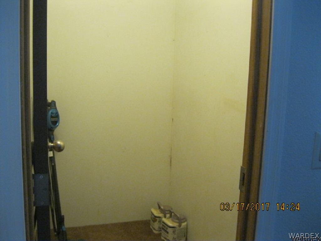 407 Heber Road Golden Valley, AZ 86413 - Photo 34 of 35 guest room walk in closet