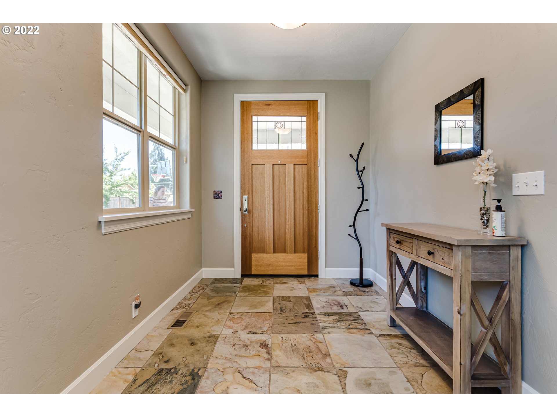 1583 Gilham Road Eugene, OR 97401 - Photo 3 of 28 Gallery Image 3
