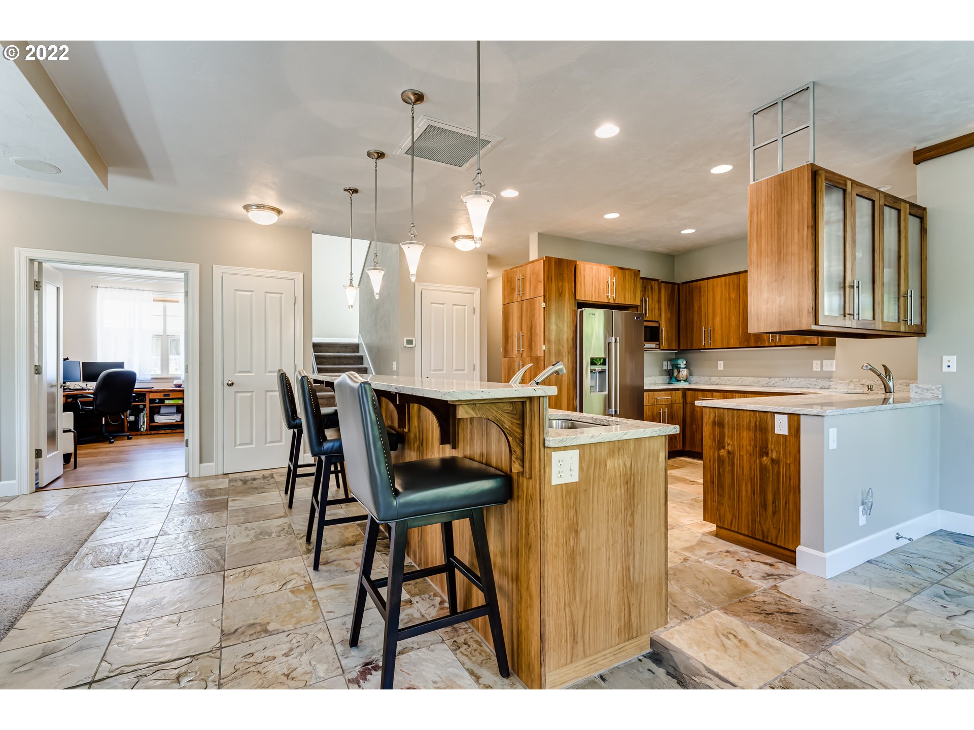 1583 Gilham Road Eugene, OR 97401 - Photo 7 of 28 Gallery Image 7