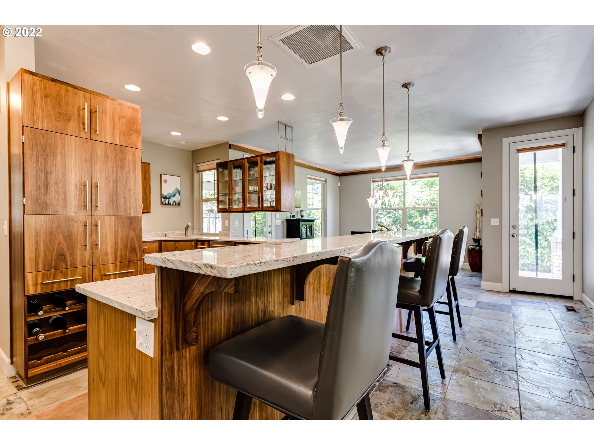 1583 Gilham Road Eugene, OR 97401 - Photo 8 of 28 Gallery Image 8