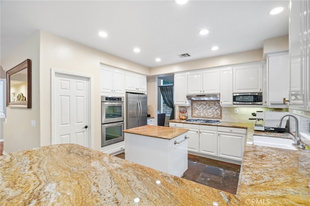 921 Ellesmere Way Oak Park, CA 91377 - Photo 12 of 68 Kitchen