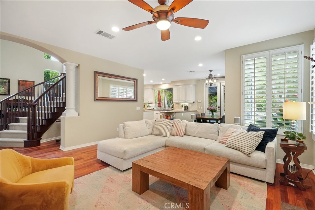 921 Ellesmere Way Oak Park, CA 91377 - Photo 17 of 68 Living Room