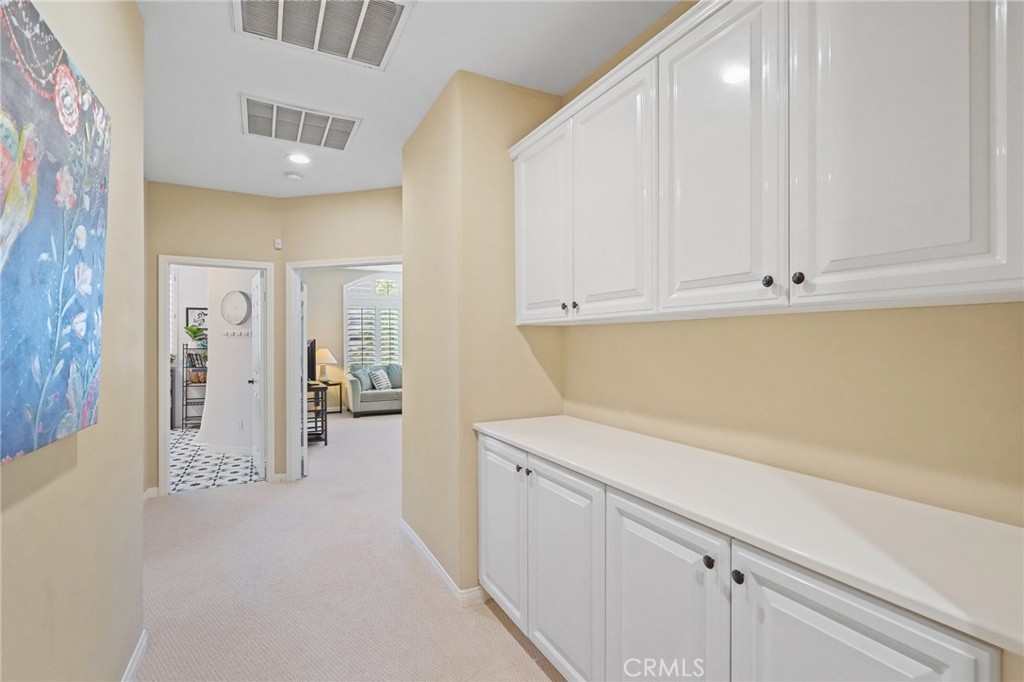 921 Ellesmere Way Oak Park, CA 91377 - Photo 27 of 68 Upstairs Hallway