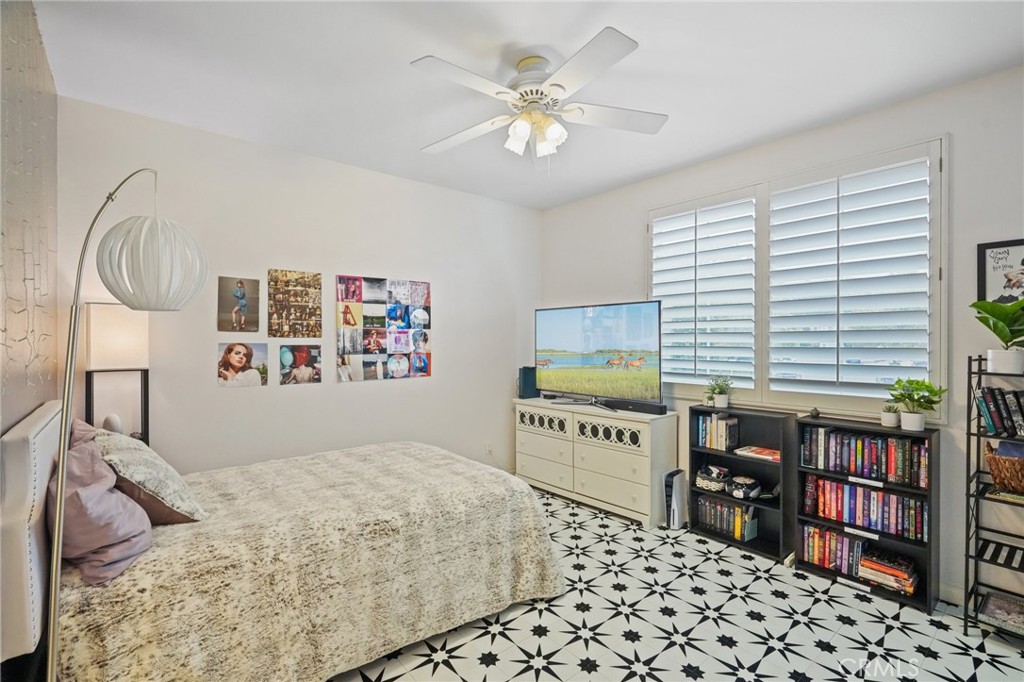 921 Ellesmere Way Oak Park, CA 91377 - Photo 31 of 68 Upstairs Bedroom 2
