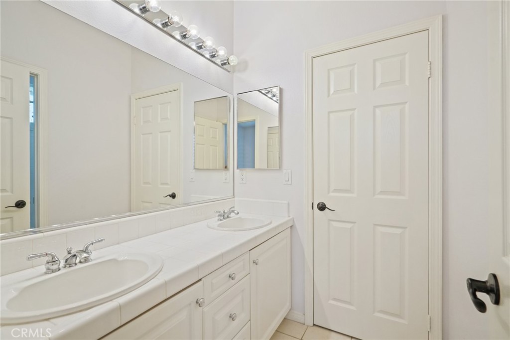 921 Ellesmere Way Oak Park, CA 91377 - Photo 33 of 68 Jack and Jill Bathroom