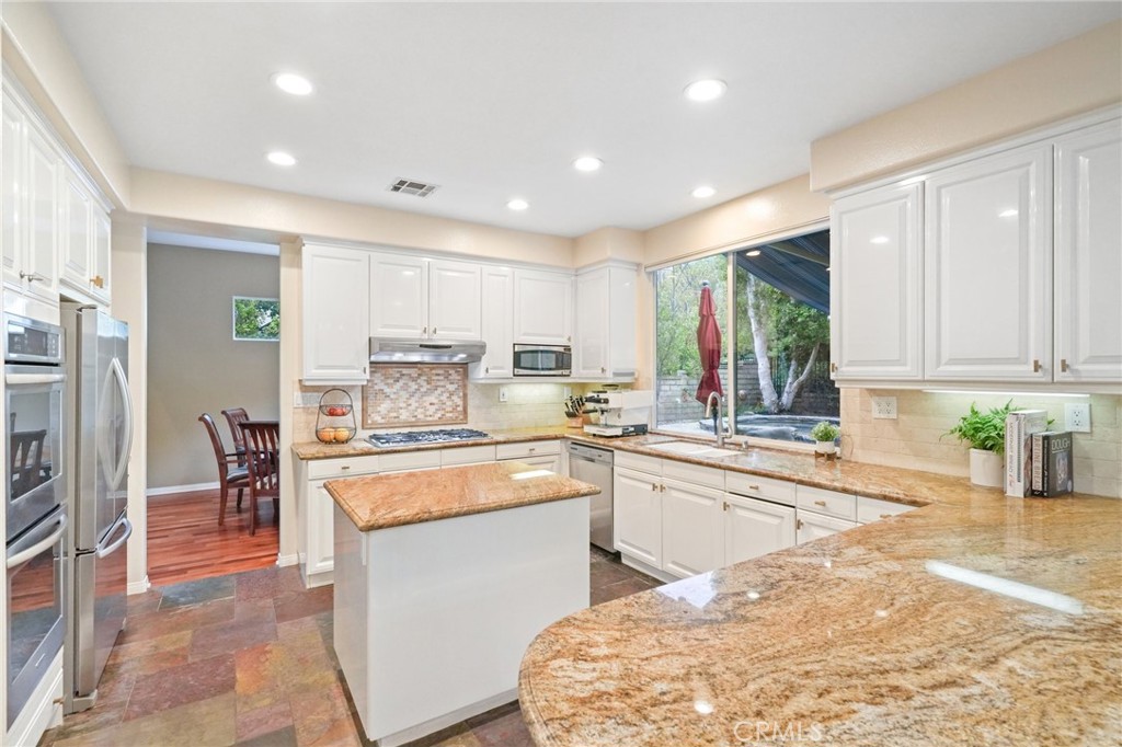 921 Ellesmere Way Oak Park, CA 91377 - Photo 10 of 68 Kitchen