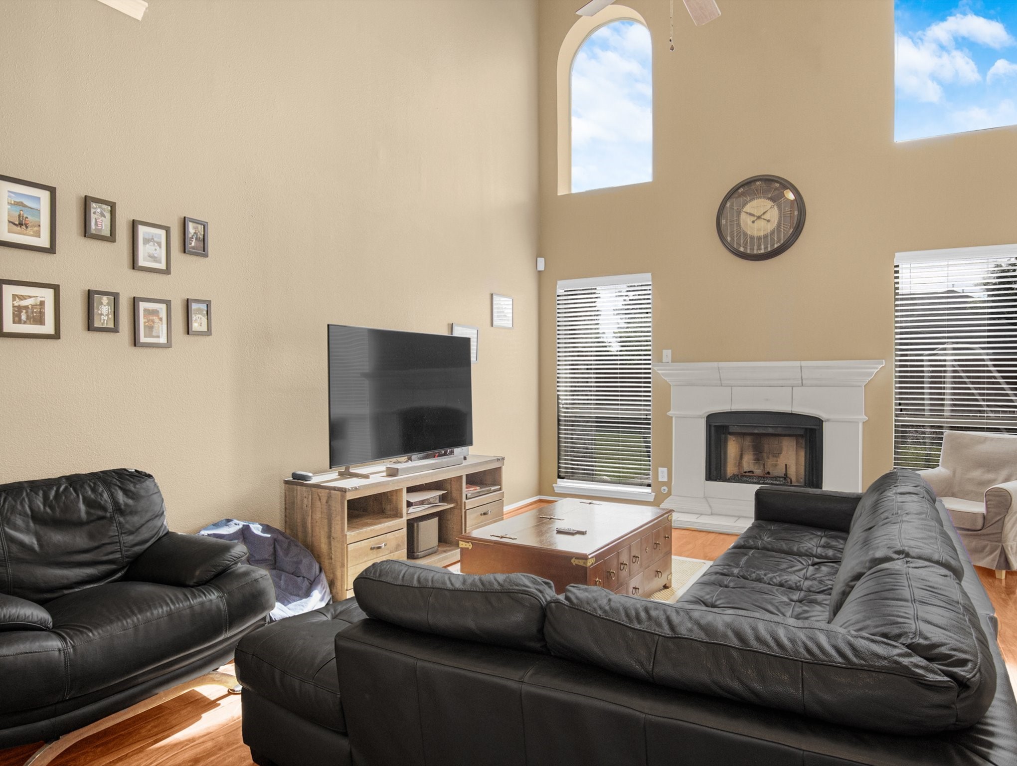 21402 Hannover Forest Spring, TX 77388 - Photo 9 of 30 a living room with furniture and a fireplace