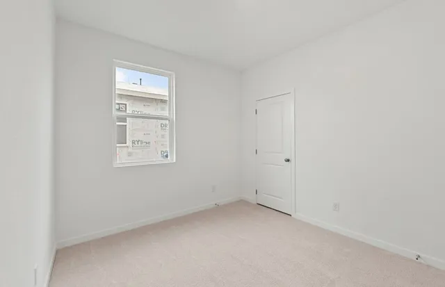 $292,990 | 325 Sullivan Way, Elgin, TX 78621