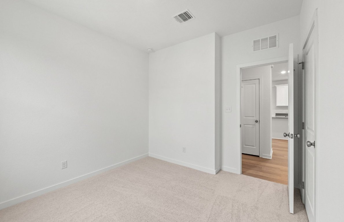 325 Sullivan Way Elgin, TX 78621 - Photo 15 of 19