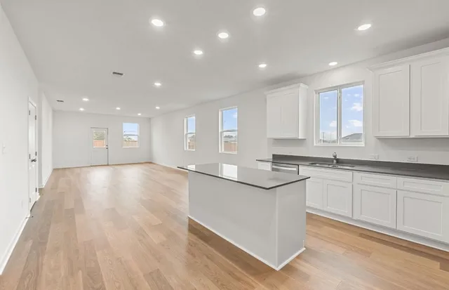 $292,990 | 325 Sullivan Way, Elgin, TX 78621