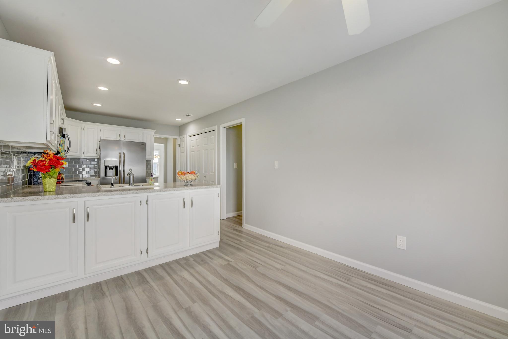 318 Wagon Wheel Circle Columbus, NJ 08022 - Photo 13 of 39 Breakfast Room