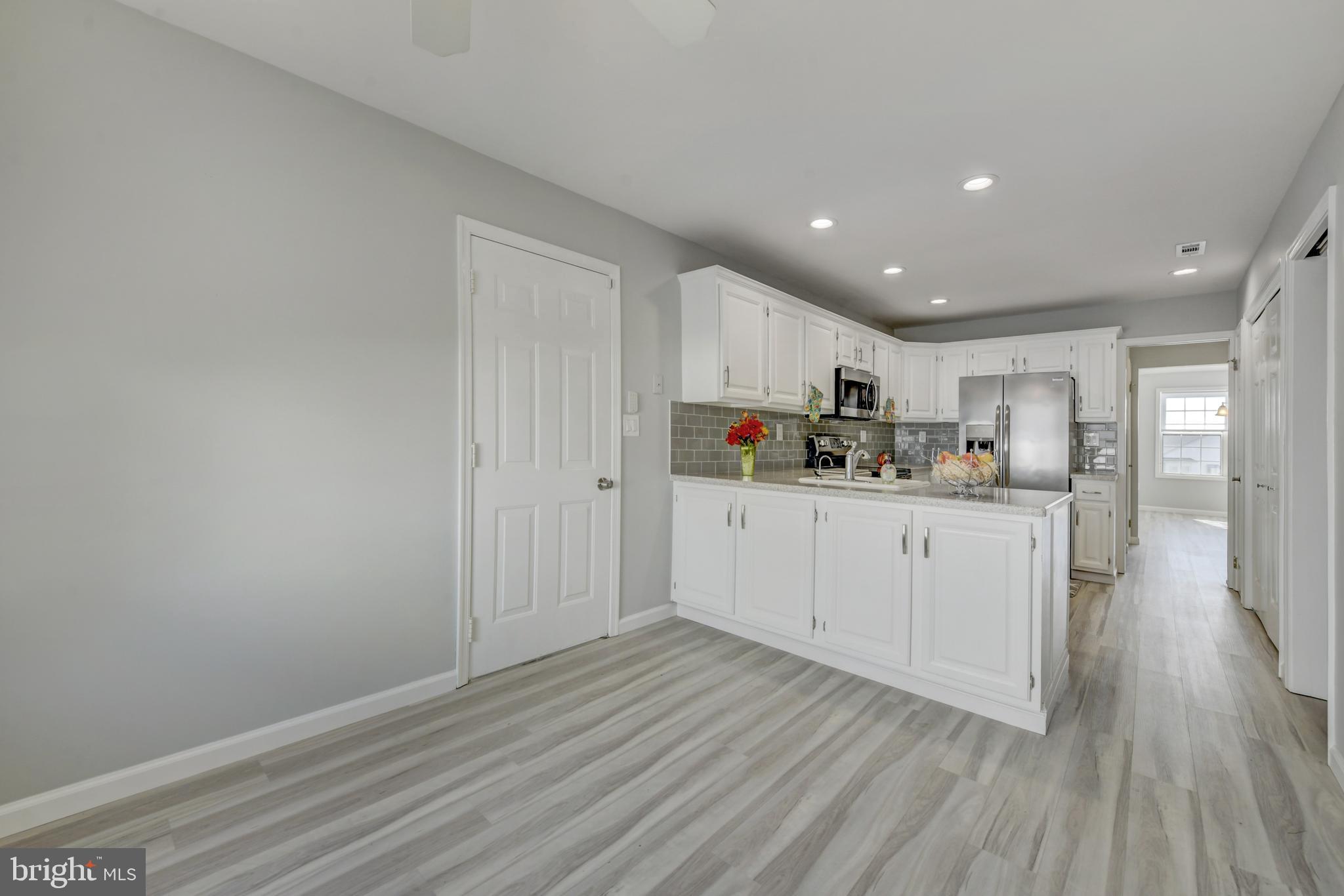 318 Wagon Wheel Circle Columbus, NJ 08022 - Photo 14 of 39 Breakfast Room