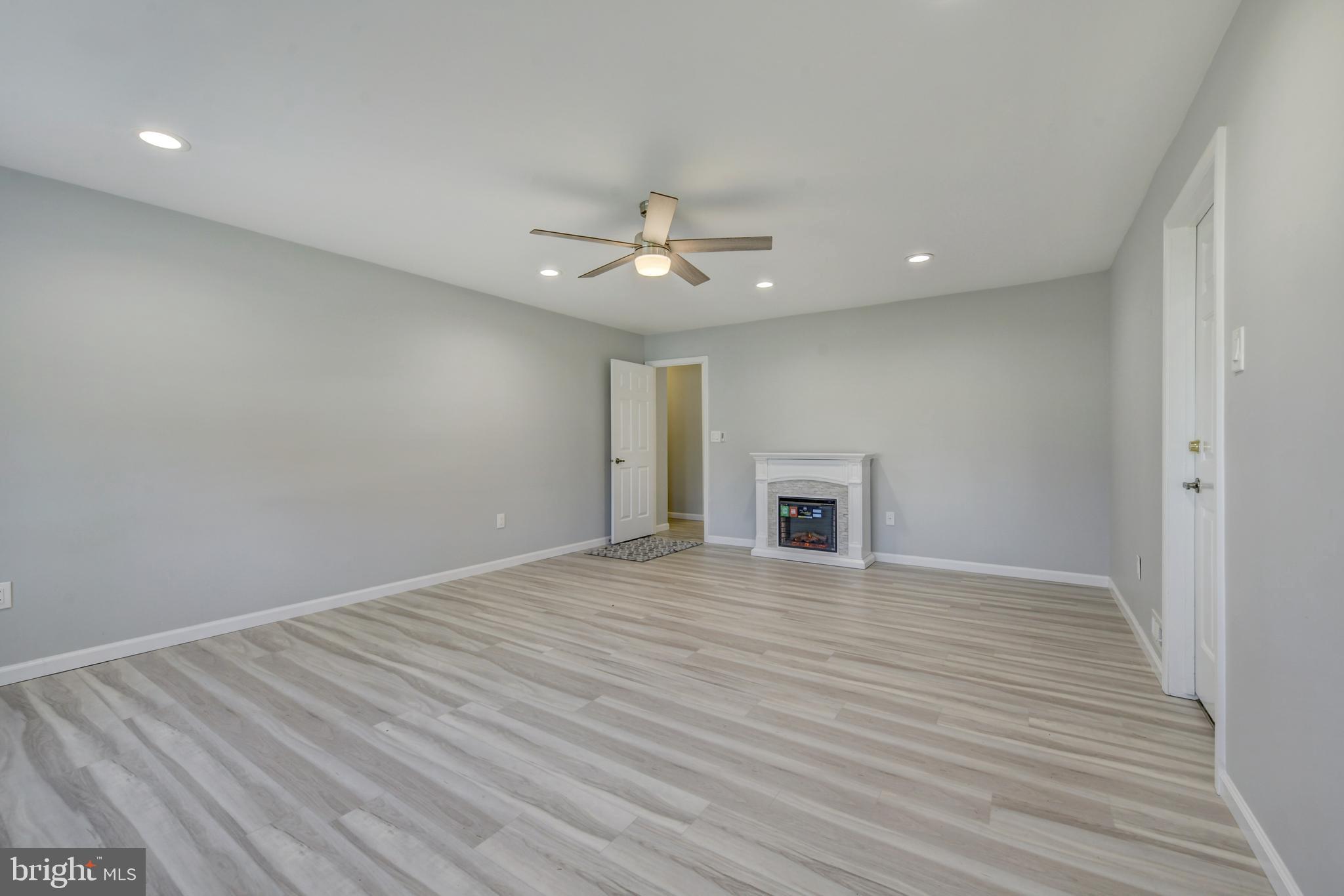 318 Wagon Wheel Circle Columbus, NJ 08022 - Photo 16 of 39 Den