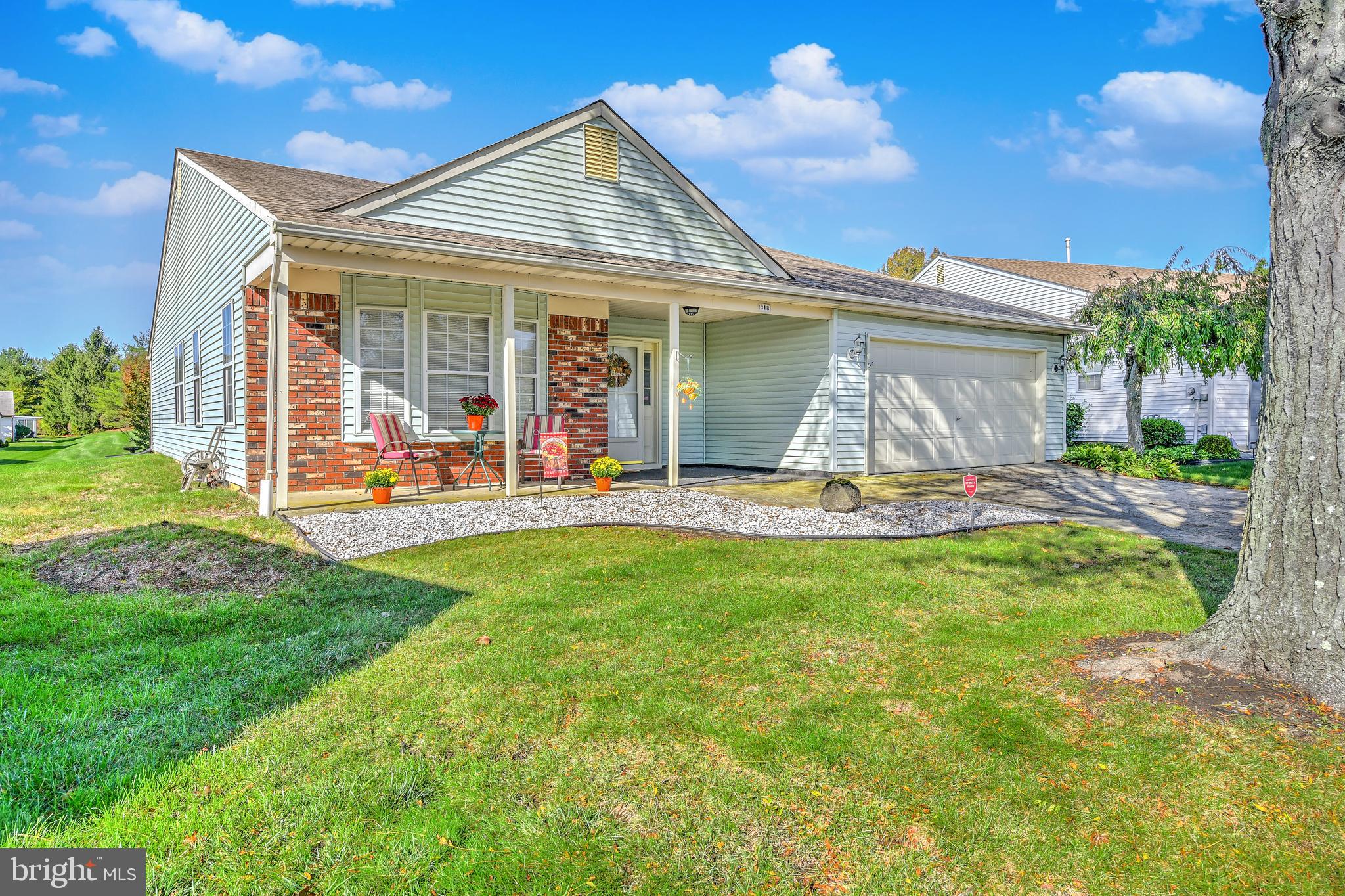 318 Wagon Wheel Circle Columbus, NJ 08022 - Photo 2 of 39 Front Exterior