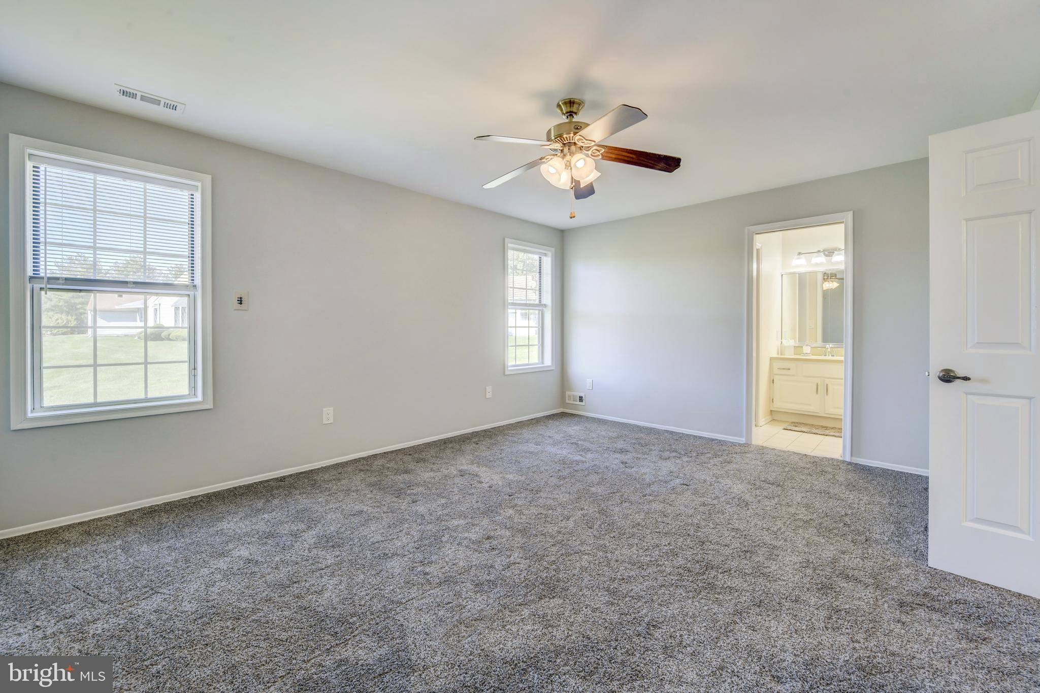 318 Wagon Wheel Circle Columbus, NJ 08022 - Photo 25 of 39 Master Bedrom