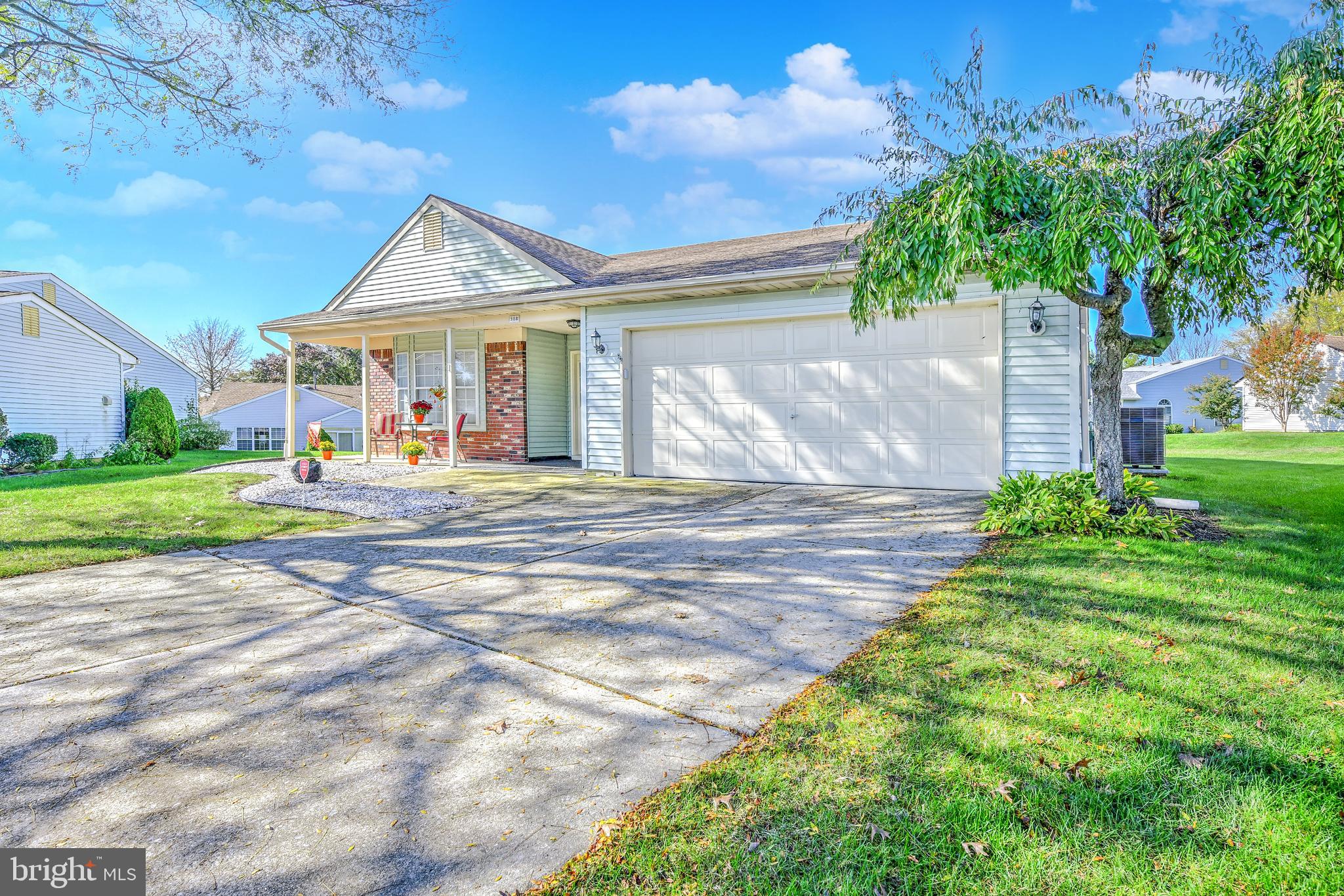 318 Wagon Wheel Circle Columbus, NJ 08022 - Photo 3 of 39 Front Exterior