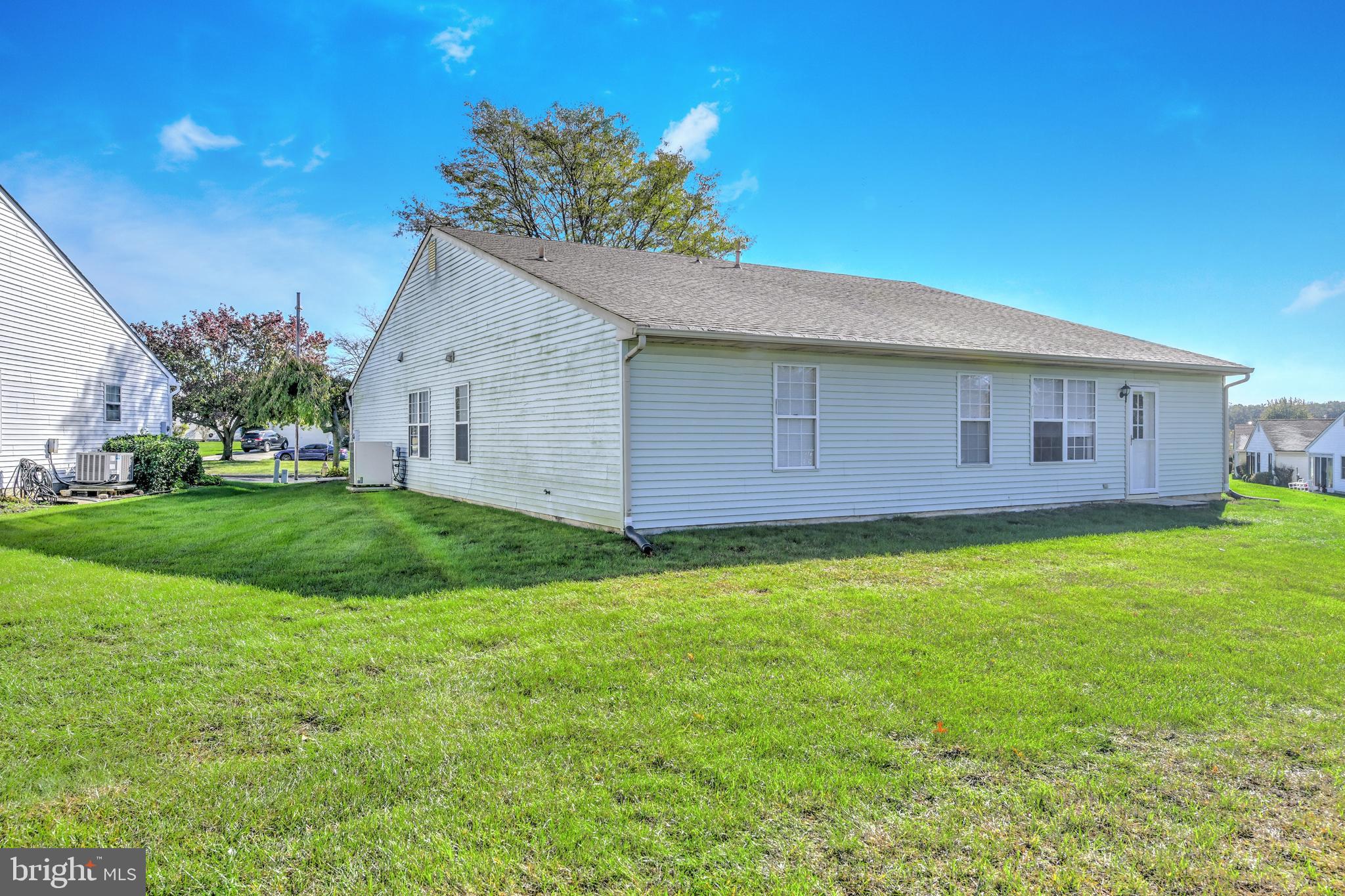 318 Wagon Wheel Circle Columbus, NJ 08022 - Photo 35 of 39 Back Exterior