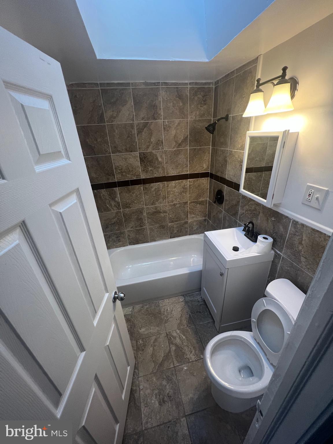 1038 Collings Road Camden, NJ 08104 - Photo 15 of 19 FULL BATH