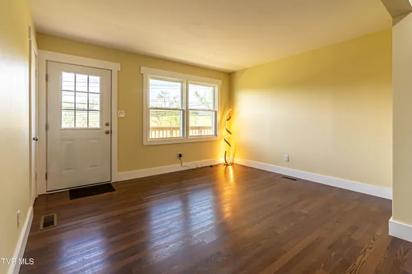 $198,000 | 29344 Hillman Highway, Meadowview, VA 24361