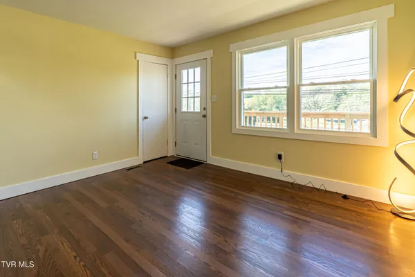 $198,000 | 29344 Hillman Highway, Meadowview, VA 24361