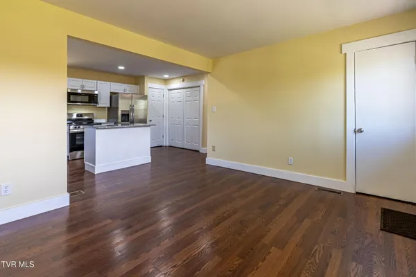 $198,000 | 29344 Hillman Highway, Meadowview, VA 24361