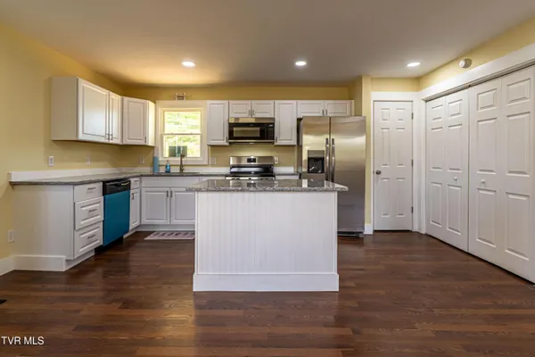 $198,000 | 29344 Hillman Highway, Meadowview, VA 24361