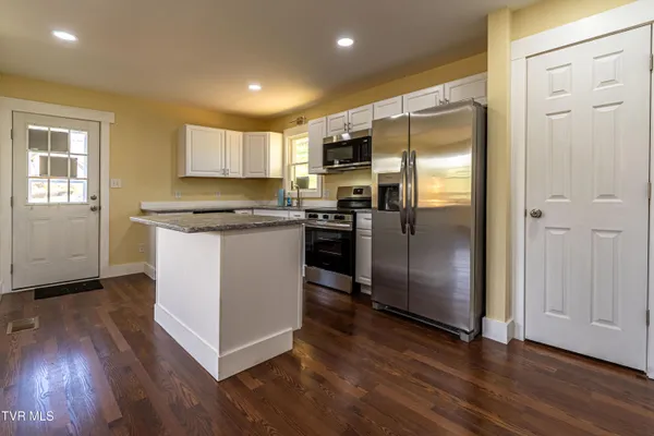 $198,000 | 29344 Hillman Highway, Meadowview, VA 24361