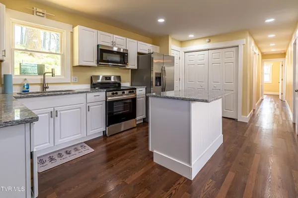 $198,000 | 29344 Hillman Highway, Meadowview, VA 24361