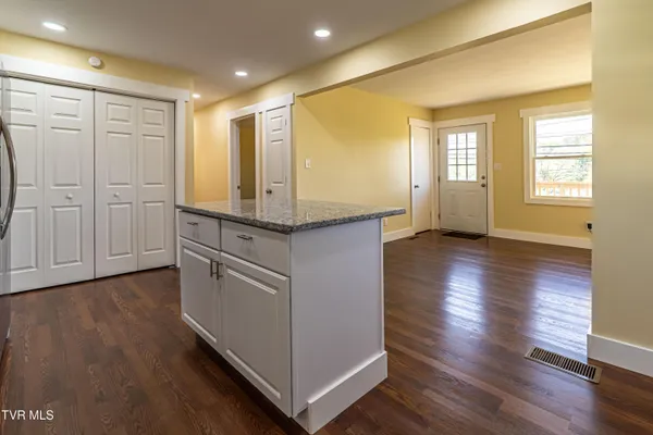 $198,000 | 29344 Hillman Highway, Meadowview, VA 24361
