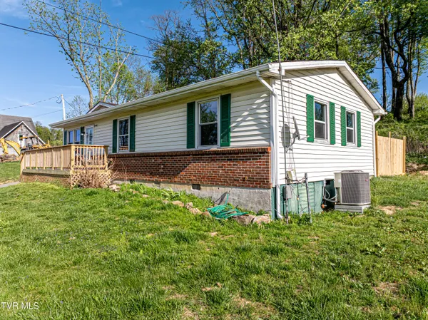 $198,000 | 29344 Hillman Highway, Meadowview, VA 24361