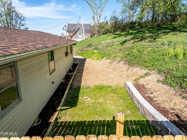 $198,000 | 29344 Hillman Highway, Meadowview, VA 24361