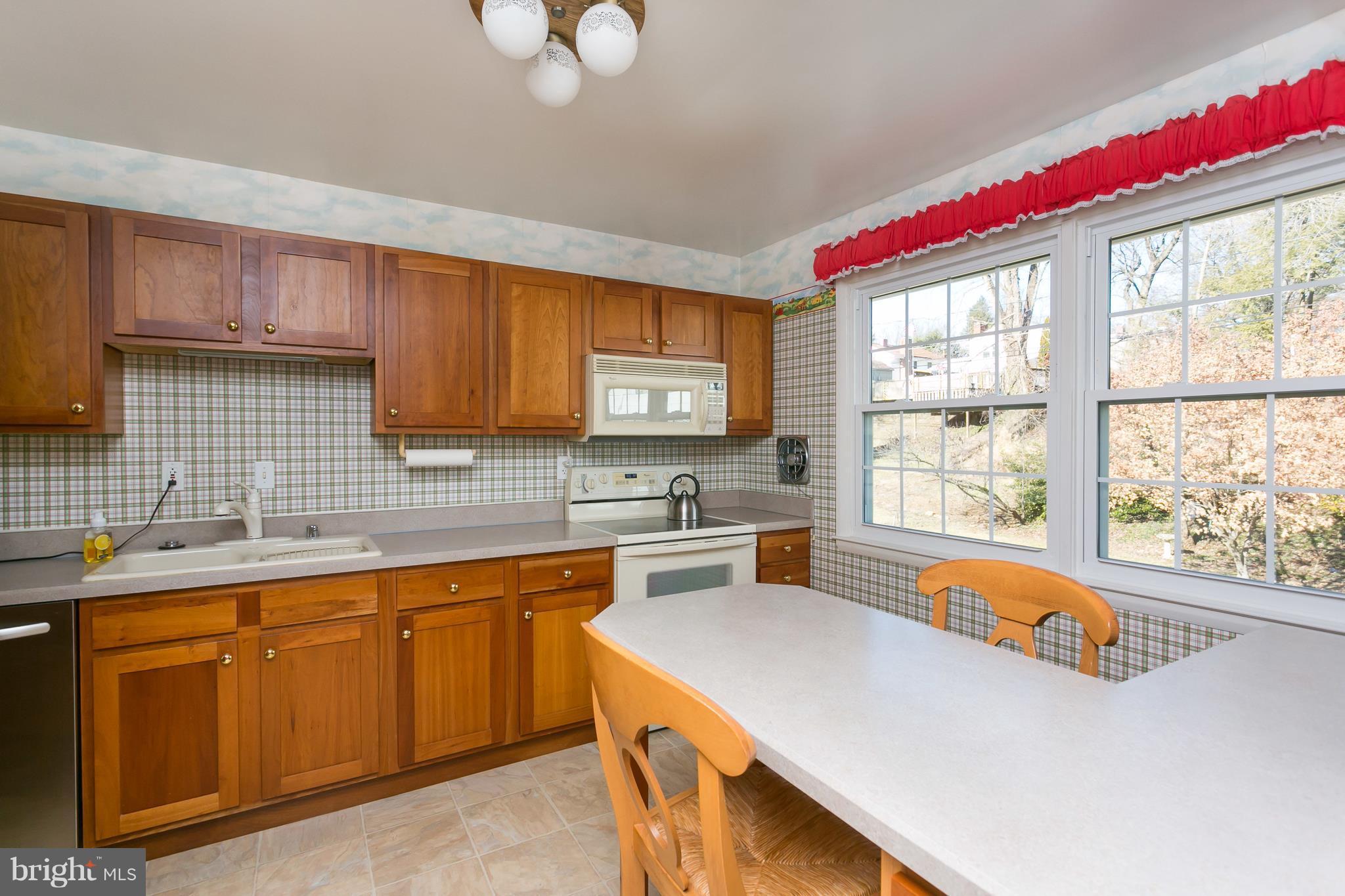 908 Crestwick Road Baltimore, MD 21286 - Photo 11 of 30 Kitchen