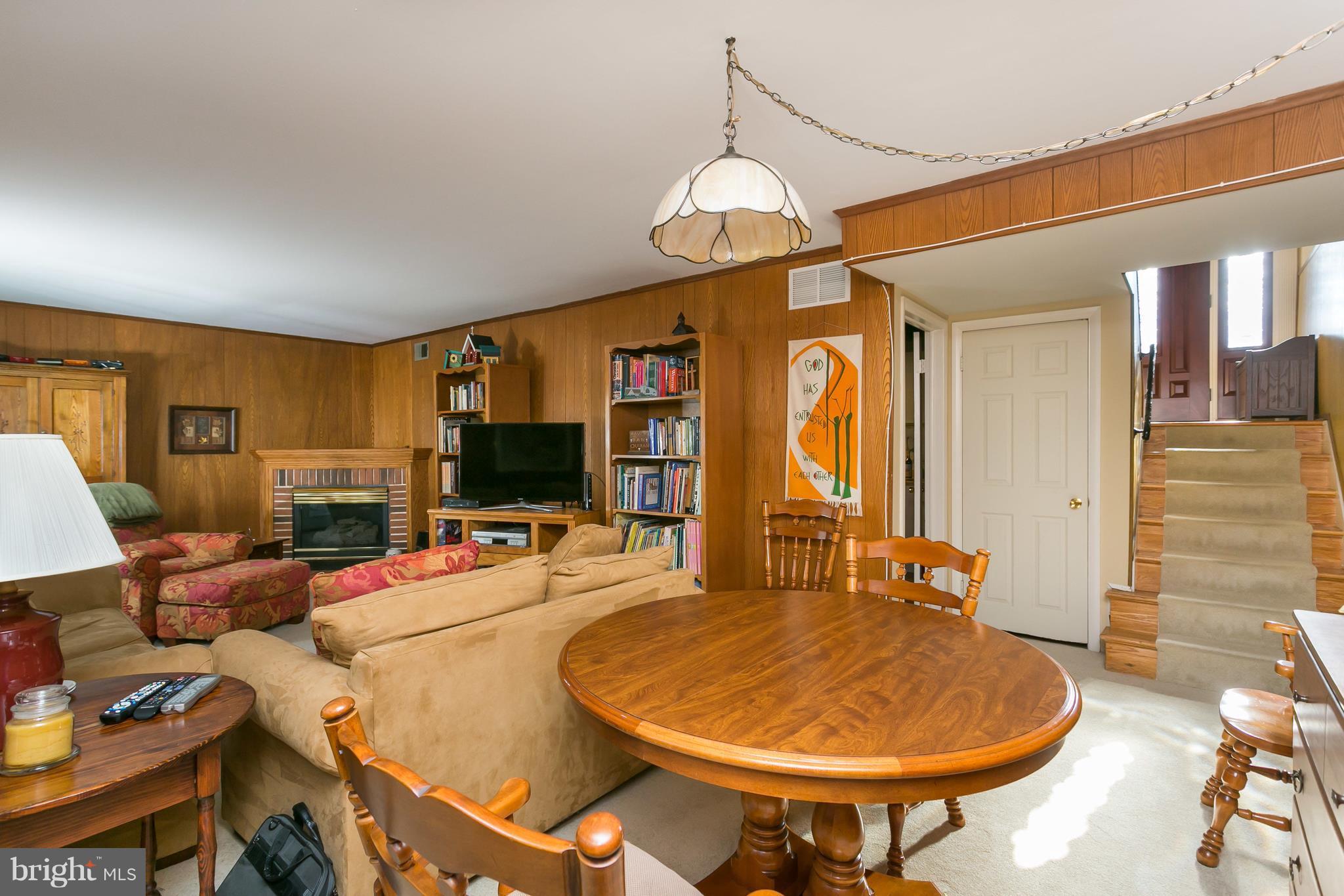 908 Crestwick Road Baltimore, MD 21286 - Photo 27 of 30 Family Room