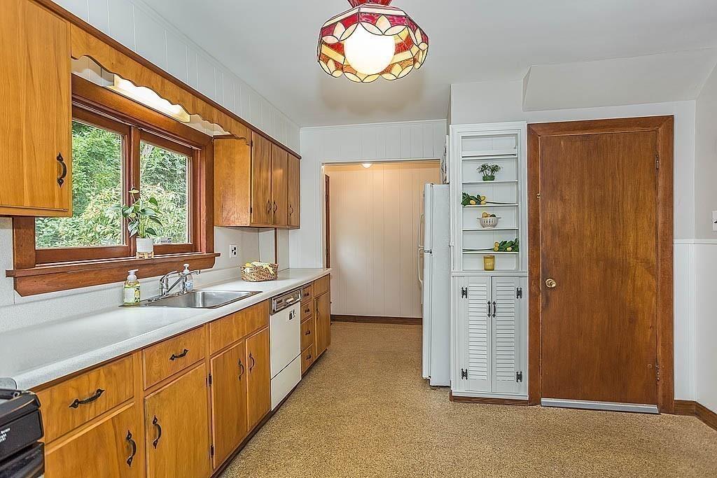 52 Stickney Road Medford, MA 02155 - Photo 17 of 30 Gallery Image 17