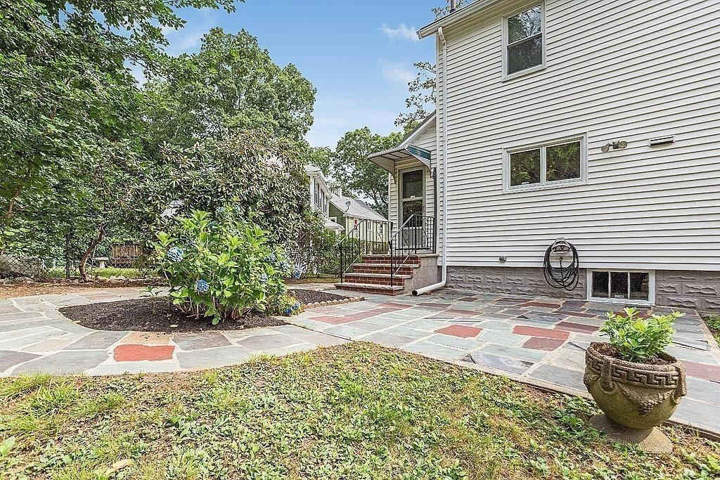 52 Stickney Road Medford, MA 02155 - Photo 7 of 30 Gallery Image 7