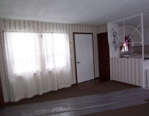 255 Whittier Road Farmington, ME 04938 - Photo 9 of 25 Living Room.