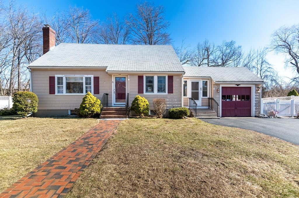 23 Swansea Road Wakefield, MA 01880 - Photo 2 of 28 Gallery Image 2