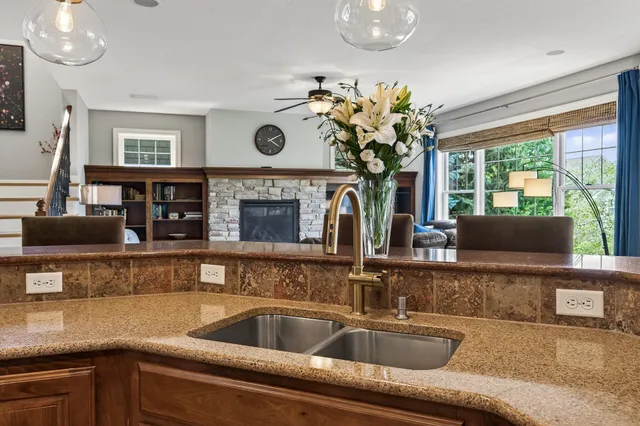 $936,000 | 16895 Dynamic Drive, Lakeville, MN 55044