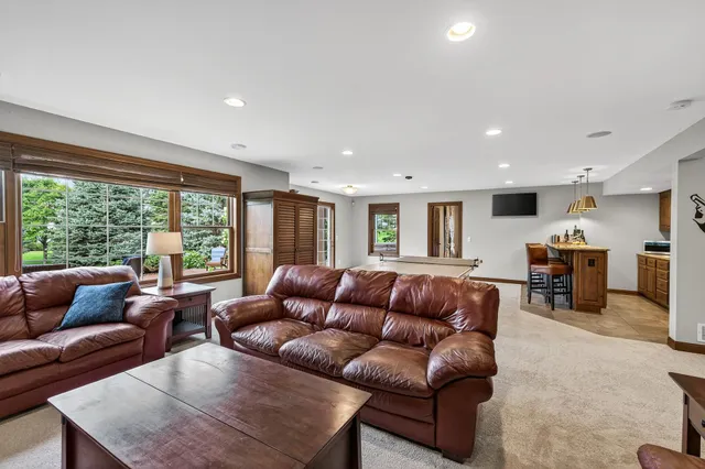 $936,000 | 16895 Dynamic Drive, Lakeville, MN 55044