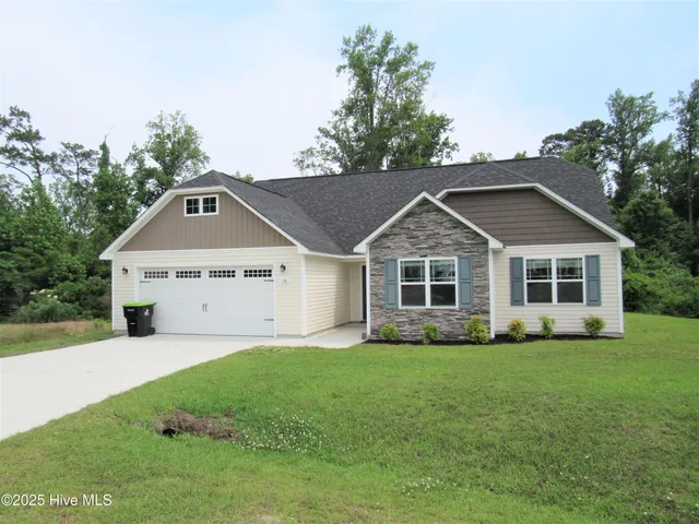$1,675 | 136 Laredo Drive, Jacksonville, NC 28540