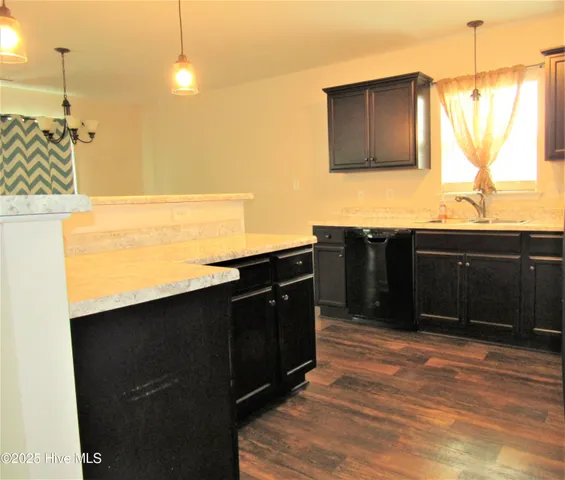 $1,675 | 136 Laredo Drive, Jacksonville, NC 28540